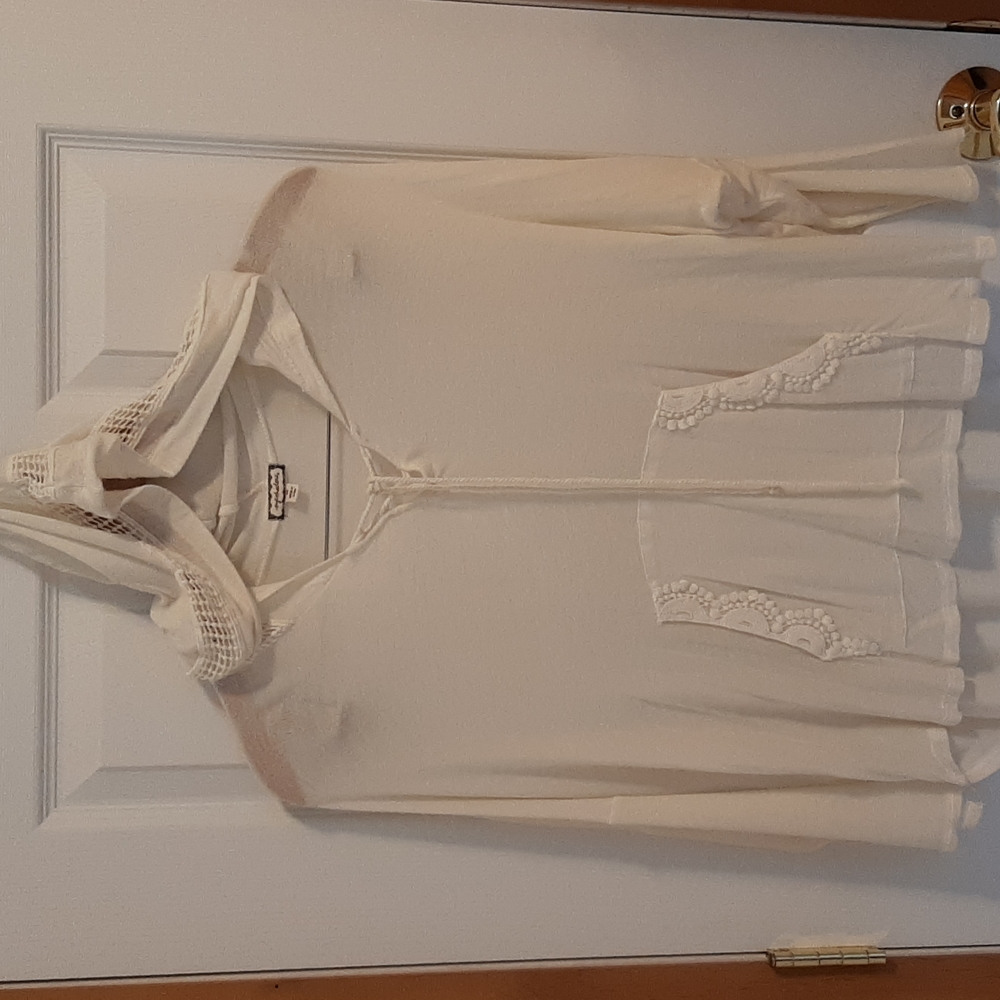 Womans shirt - Picture 1 of 3